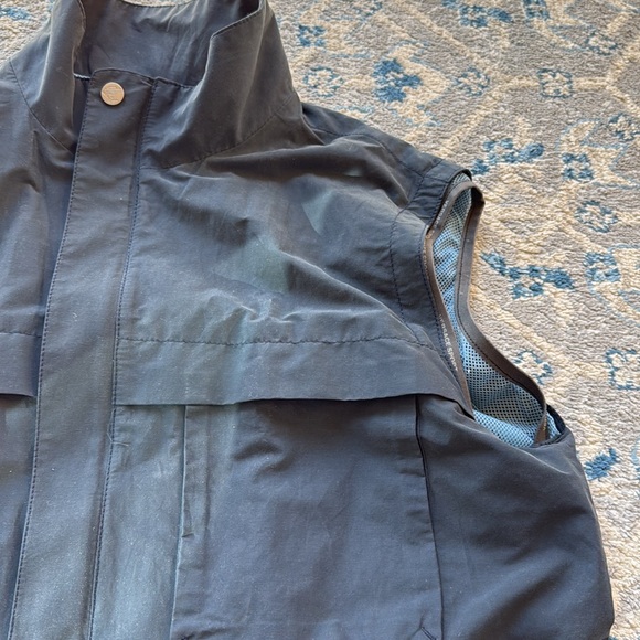 Versace Sports Vest that is Stylish, Comfortable and Luxurious - Picture 6 of 13